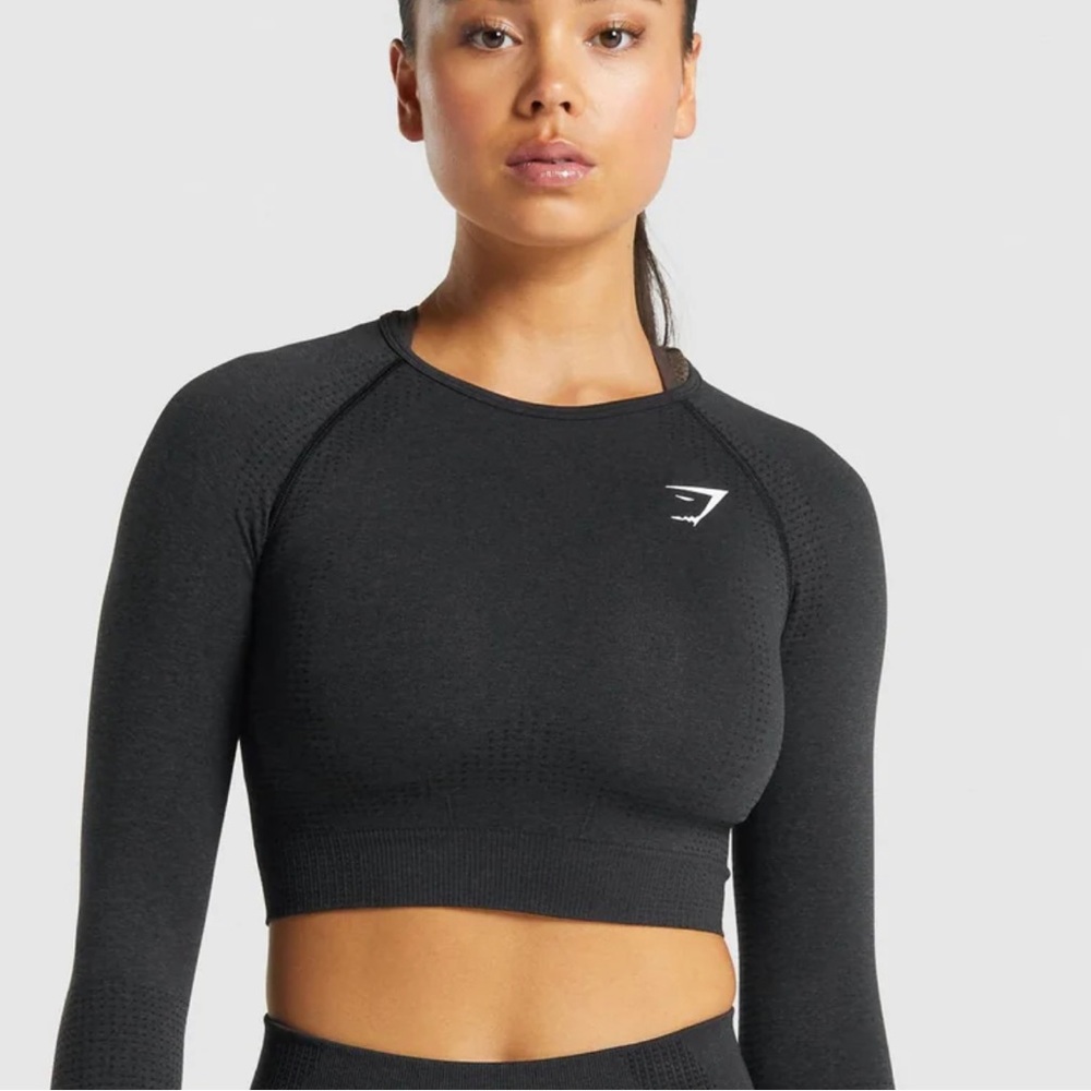 Gymshark crop top long sleeve blackish gray
